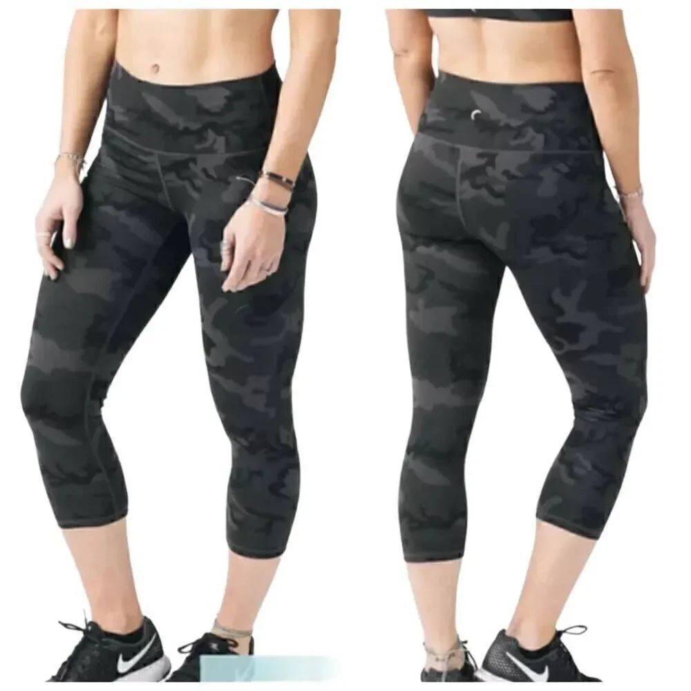 ZYIA Forest Camo Luxe Hi Rise Capri 20" Legging Size 4